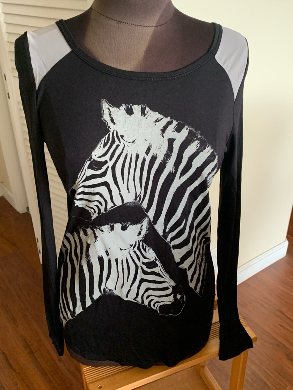 Fifth Sun stunning black and tan Zebra design top